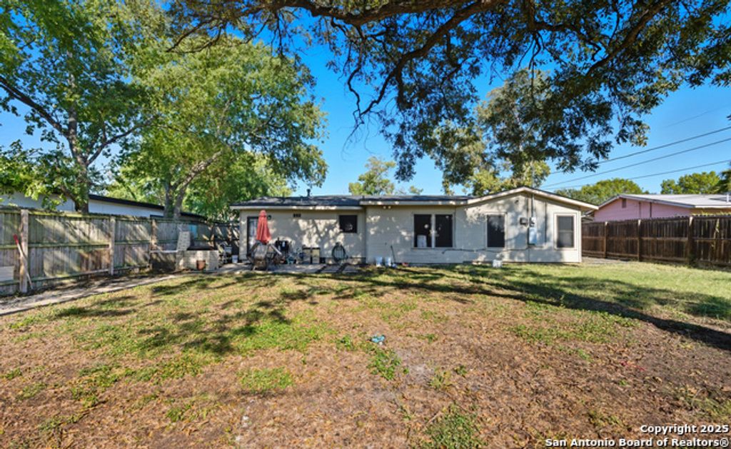 118 Raleigh Place, San Antonio