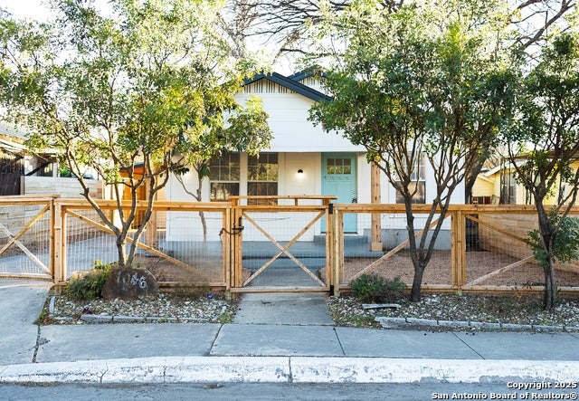 1046 Lombrano St, San Antonio
