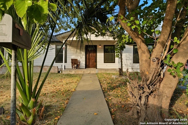 521 Old Carrizo, Uvalde