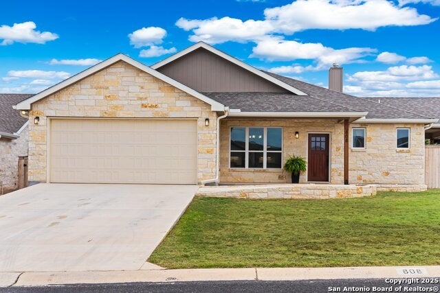 808 Gray Oak, Fredericksburg