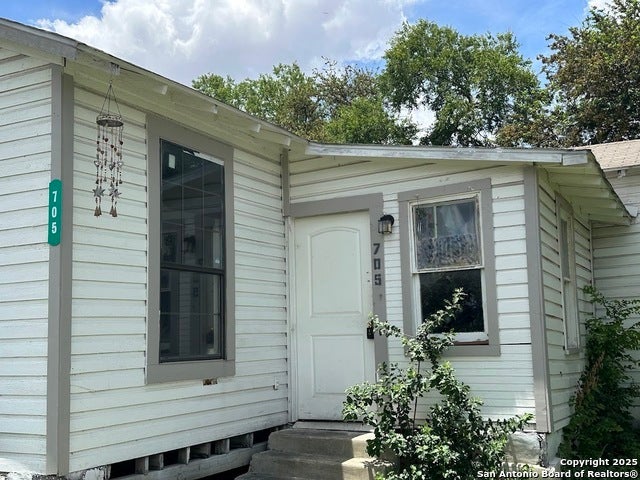 705 Paso Hondo, San Antonio