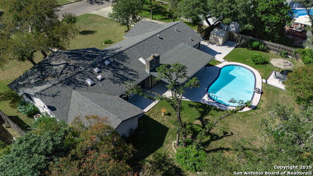 109 Cueva, Hollywood Park