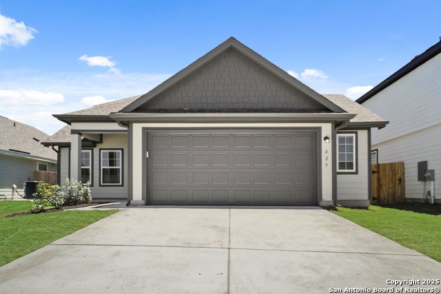 425 Lina Way, Seguin