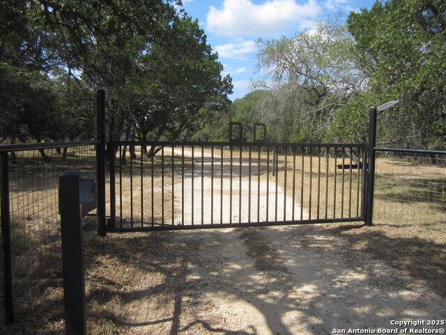 1318 Oakridge Lane, Pipe Creek