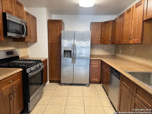 9718 Meadow Dr., Converse