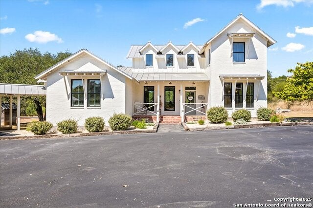 205 Longwood Dr., New Braunfels