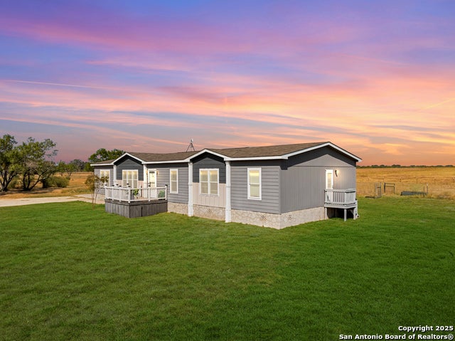 777 County Road 777, Devine