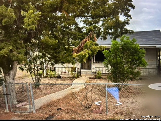 916 Sw 39th, San Antonio