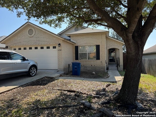 6722 Millrock Pass, Live Oak