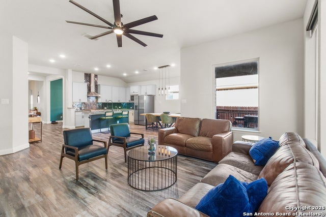 8814 Hedford Flats, San Antonio