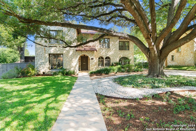 123 Brittany, Olmos Park