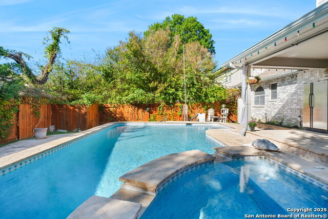 12211 Hart Crest, San Antonio