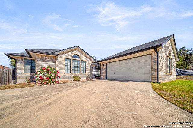 8811 Silent Wings, San Antonio