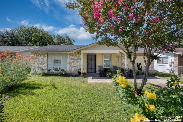 5118 War Cloud Dr, San Antonio