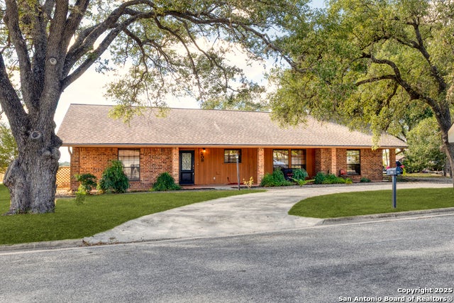 208 S Mulberry, Luling