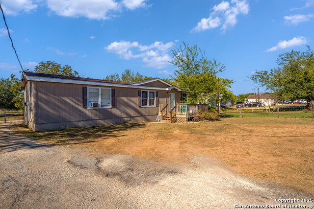 1331 Sutherland Springs, Floresville