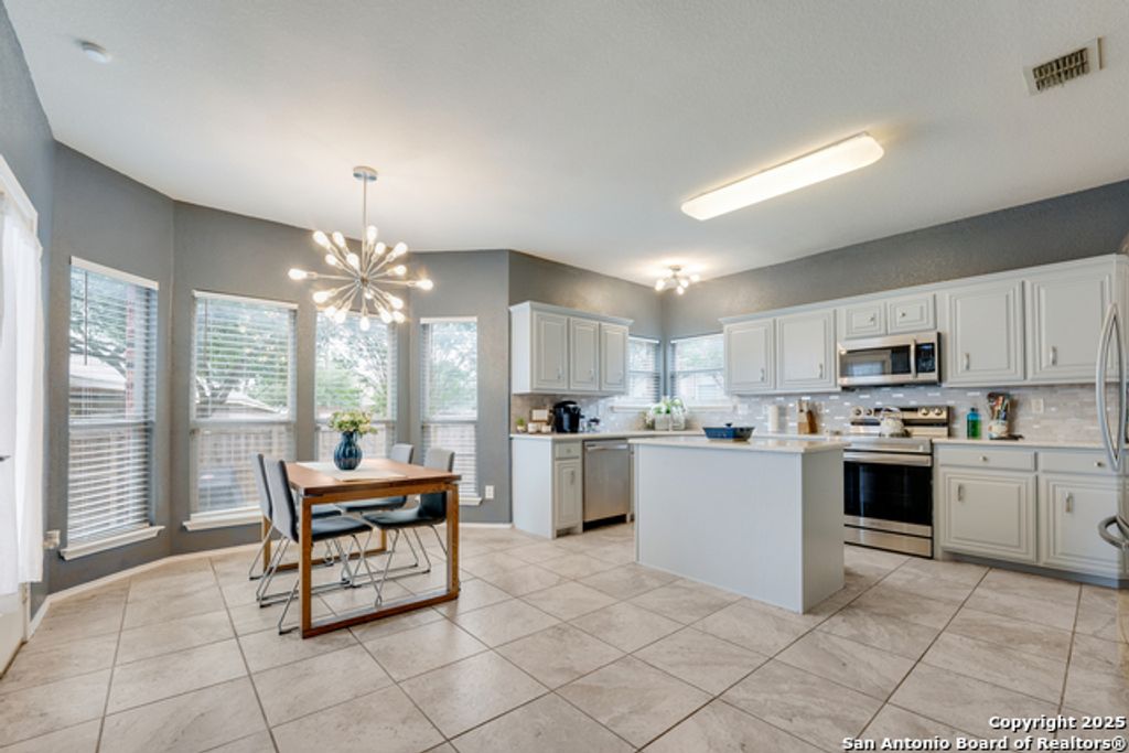 6006 Lakefront St, San Antonio