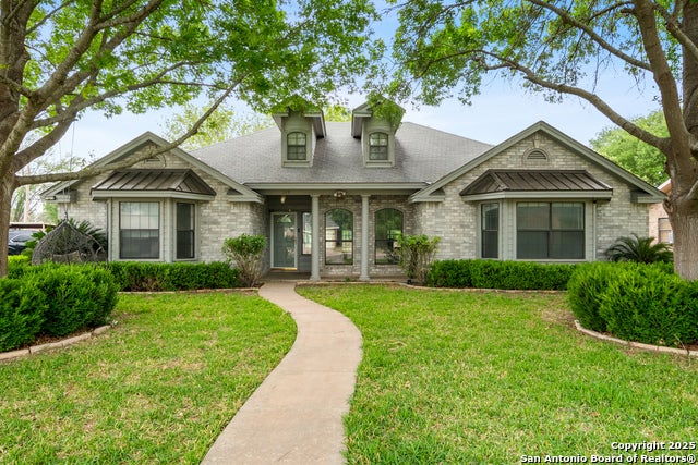 109 Weeping Willow, Uvalde