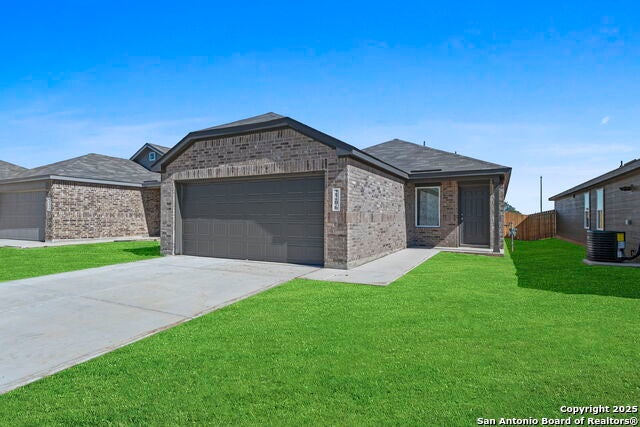 2206 Collins Aly, Converse