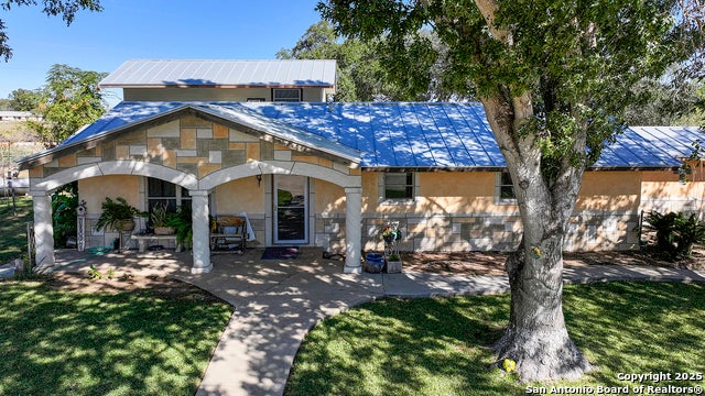 4720 Rakowitz, Adkins