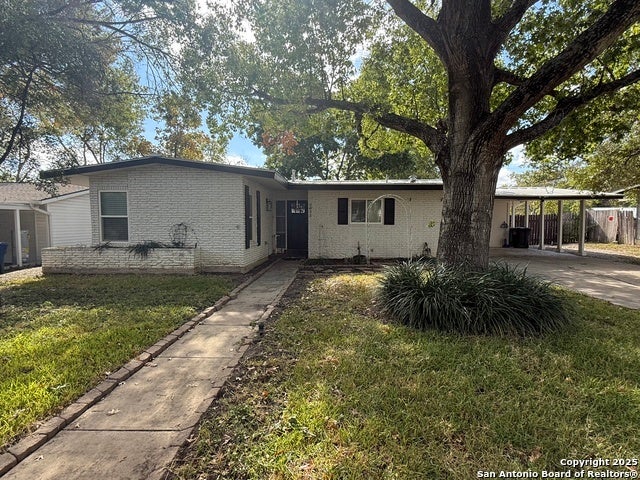 2822 Knight Robin, San Antonio