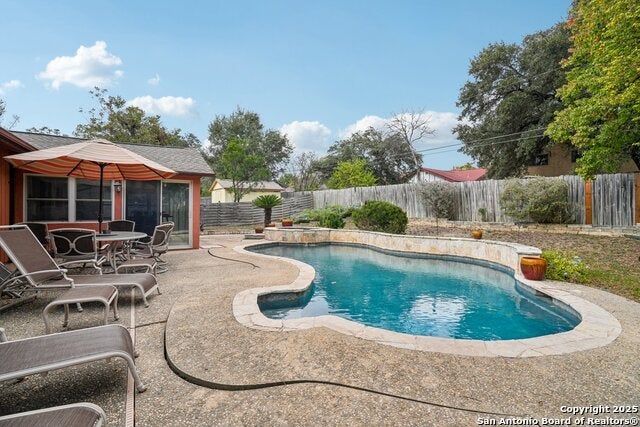 5323 Cerro Vista, San Antonio