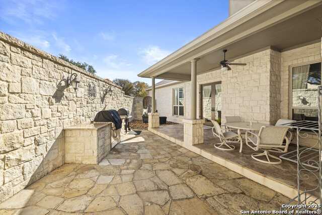 150 E St Andrews Loop, Kerrville