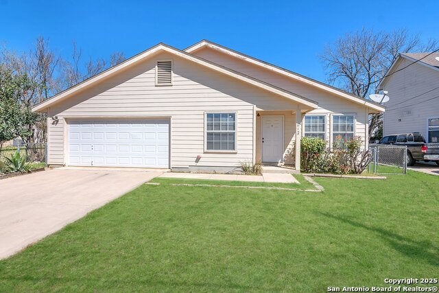 612 E Theissen, Boerne