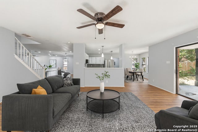 8127 Talkenhorn, Converse