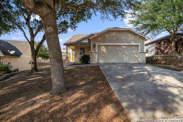 6037 Scenic Links, Schertz