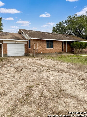 6462 Fm 1144, Karnes City
