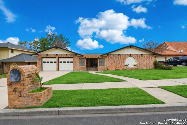 6431 Red Jacket, Leon Valley