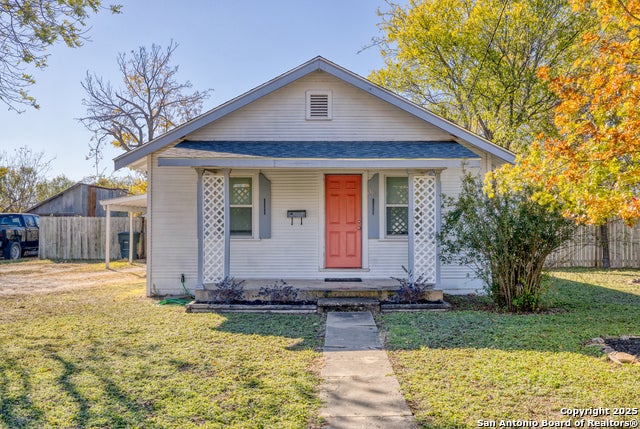 315 3rd St., Uvalde