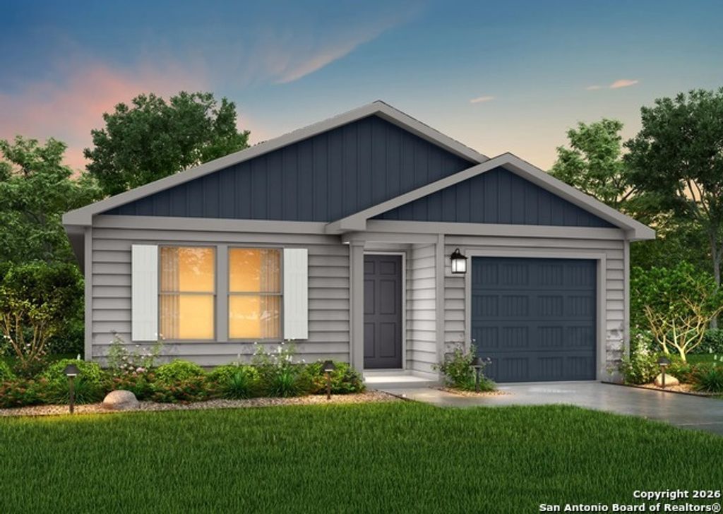 125 Sutton Place, Uvalde