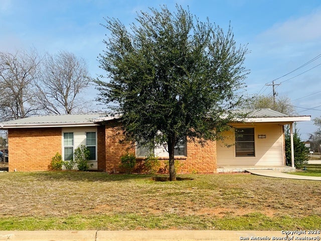 200 W Frio St, Dilley