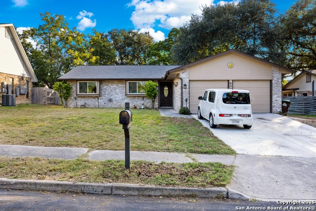 6206 Sun Dial, Leon Valley