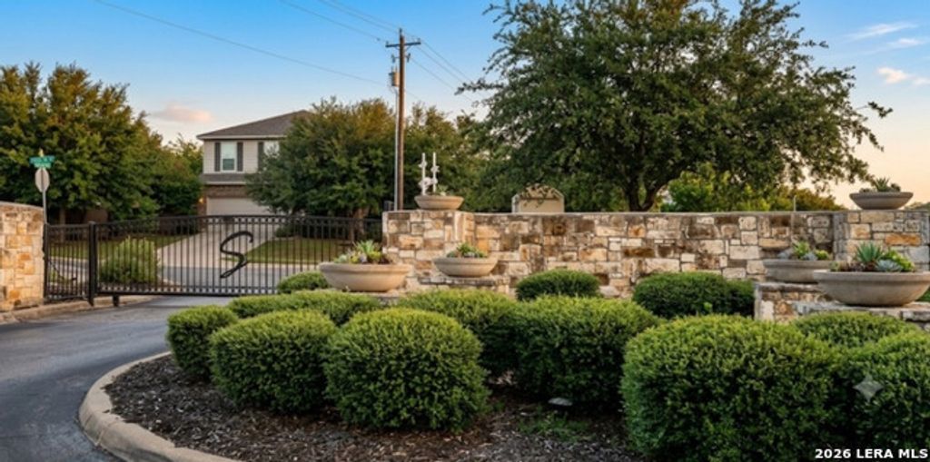 8959 Scarlet Creek, Universal City