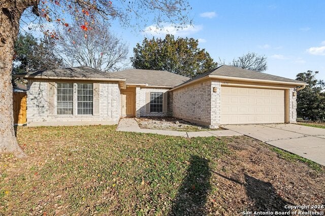 1020 Grey Feather, Schertz
