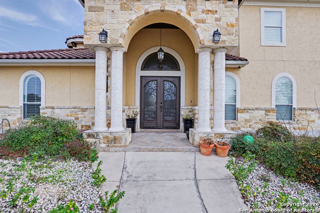 113 Abrego Mount, Floresville