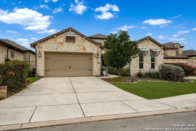 9911 Barefoot, Boerne