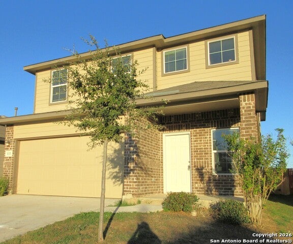 133 Middle Green, Floresville