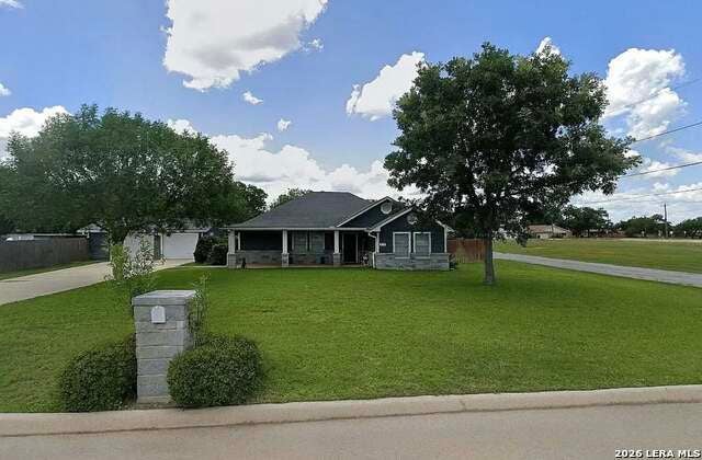 419 N Cedar, Pearsall