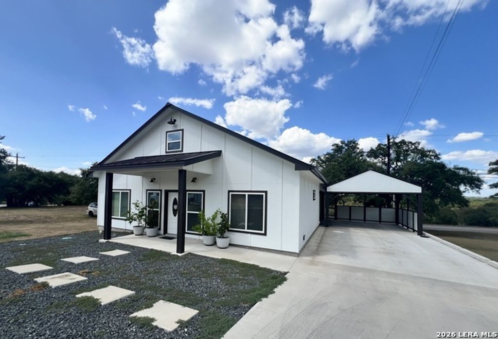708 Taylor Dr, Horseshoe Bay