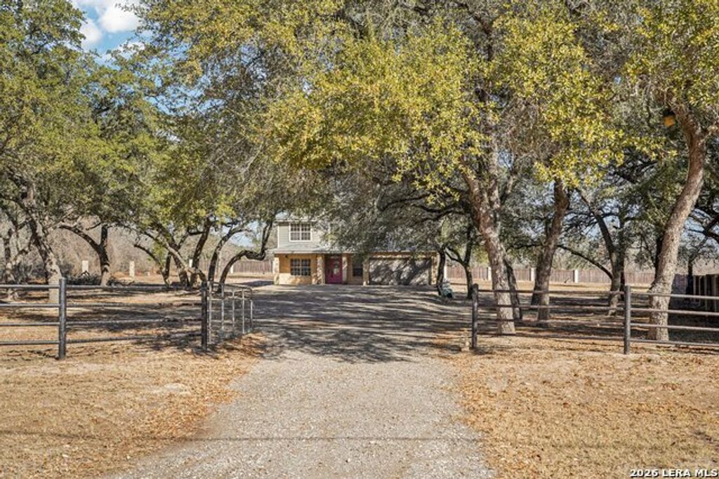 301 County Road 6862, Natalia