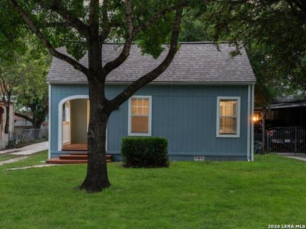 1806 W Mistletoe Ave, San Antonio