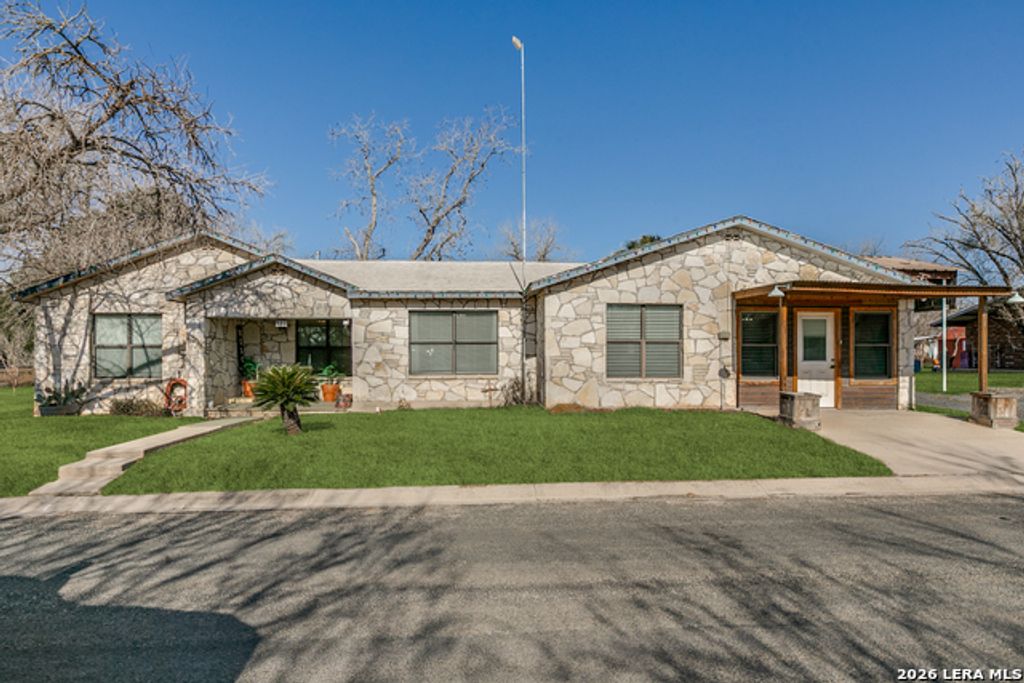 501 Green St., Poth