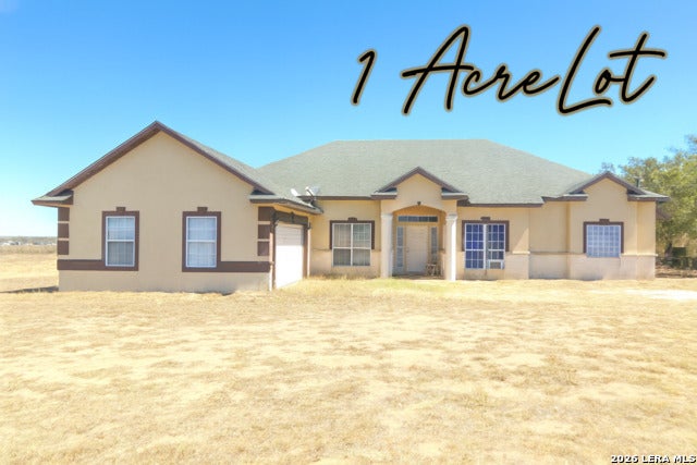 201 Cimarron, Floresville