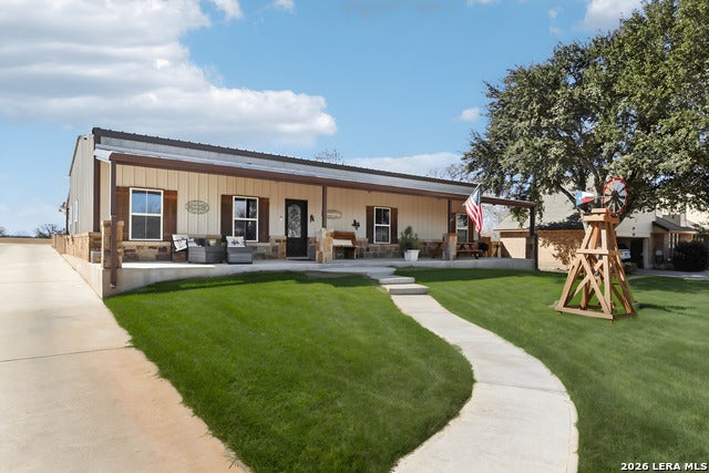 418 Tailwind, Seguin