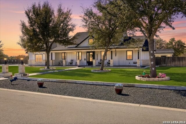 635 Double Gate, Castroville