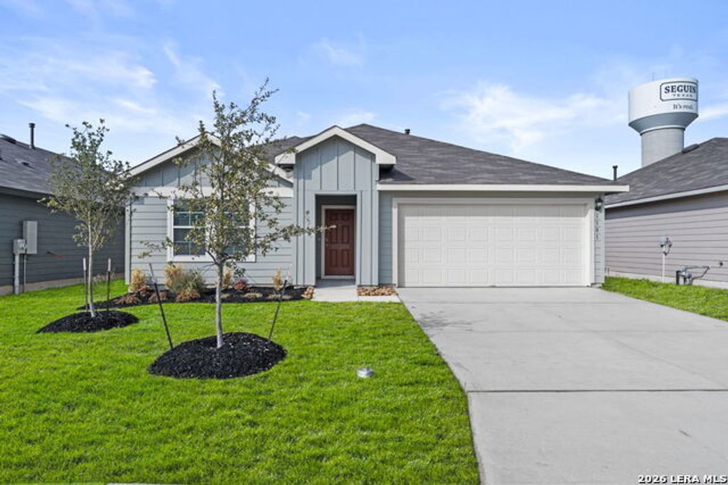 1101 Argonne Forest, Seguin